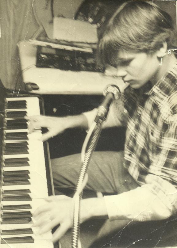 a b&w photo of Keith 'Zig' Stewart at age sixteeen